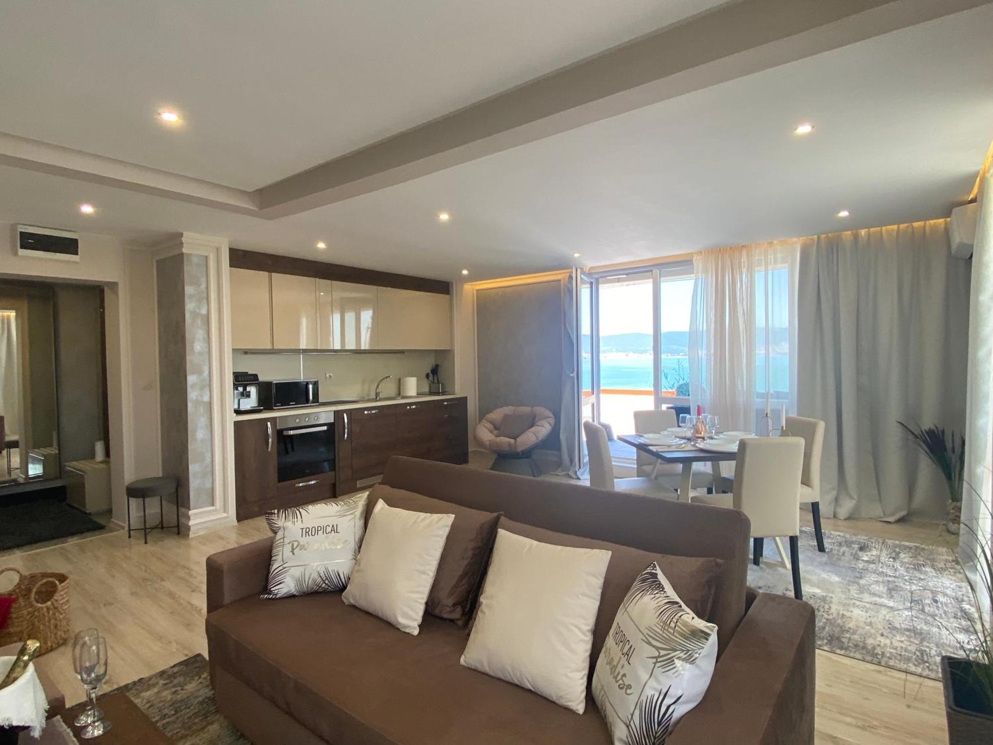 Paradiso 'В' 607 Large Luxury Apartment Nesebar Bagian luar foto